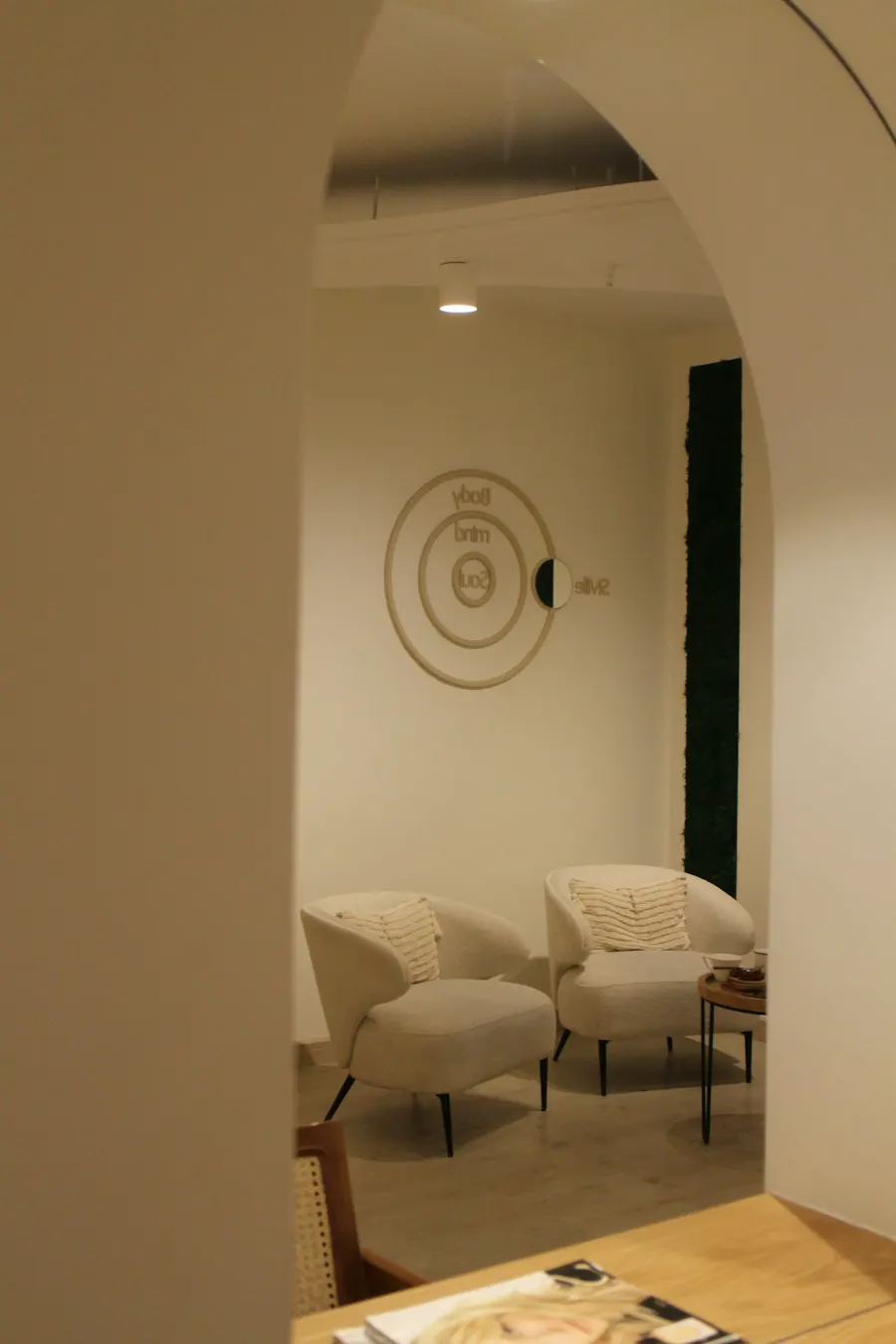 Sala de espera com poltronas
